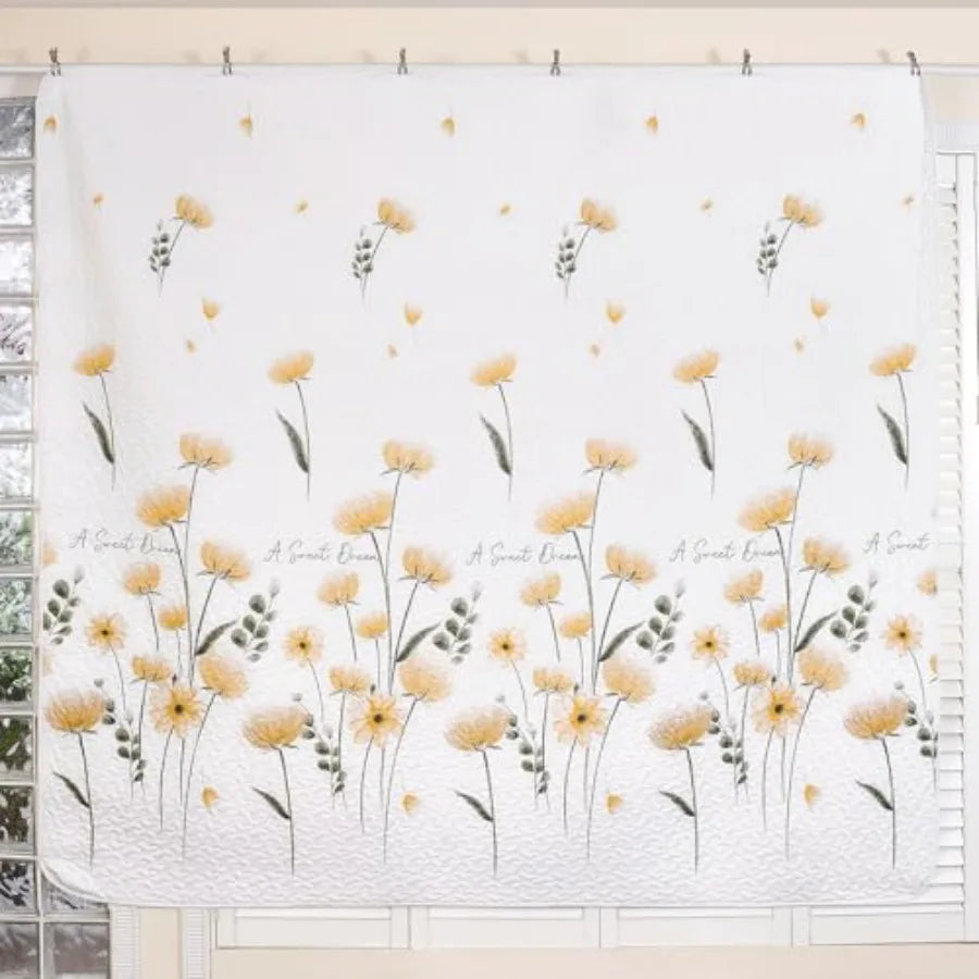 Cute Soft Lightweight Microfiber Queen Floral Bedspread